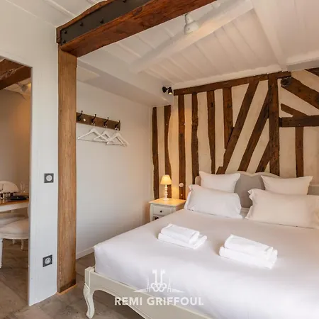 Dolphin View - 1st Floor - Charming Comfortable Flat On The Port Honfleur