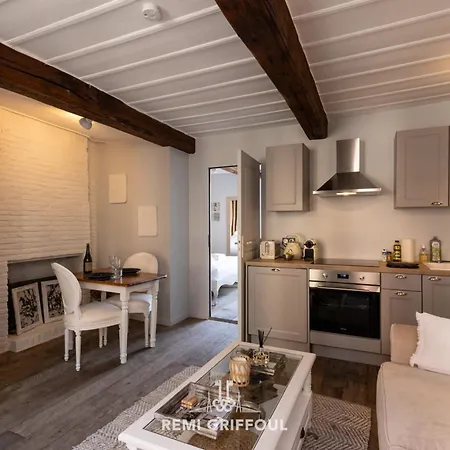 Dolphin View - 1st Floor - Charming Comfortable Flat On The Port * Honfleur