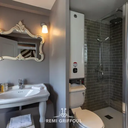 Dolphin View - 1st Floor - Charming Comfortable Flat On The Port * Honfleur