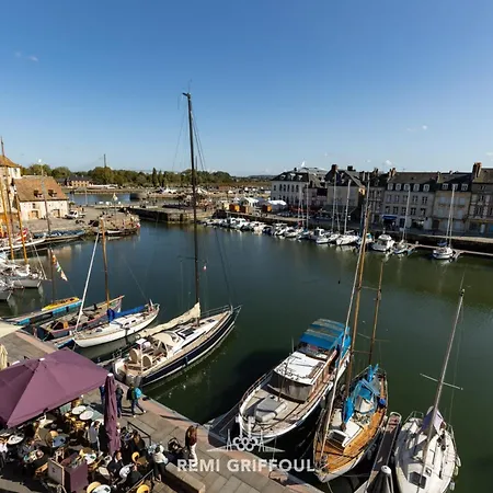 Dolphin View - 1st Floor - Charming Comfortable Flat On The Port * Honfleur